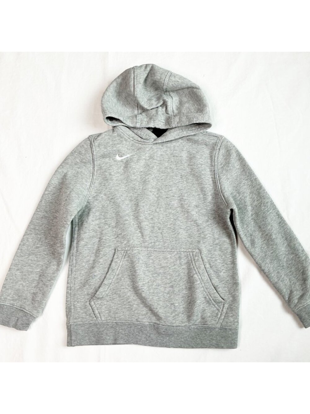 Nike Sportswear Club Fleece Boys/Girls Kids Gray Pullover Hoodie Size Small